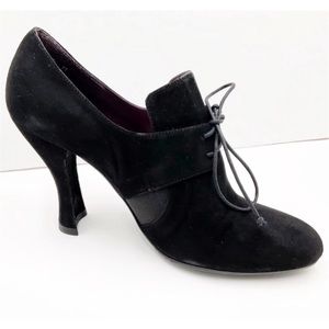 {Stuart Weitzman} Suede Lace-Up Oxford Pumps